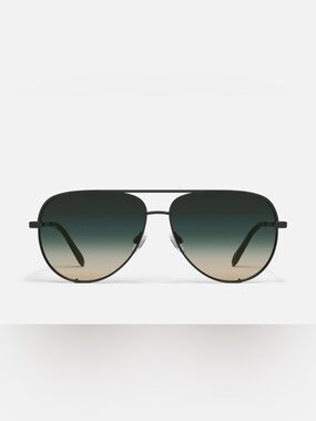 Men's Aviator Sunglasses with Black Frame and Green Gradient Lenses